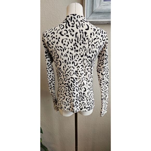 J. McLaughlin Women Cheetah Print Soft‎ Cashmere Pullover Top Size XS Multicolor - Picture 3 of 5